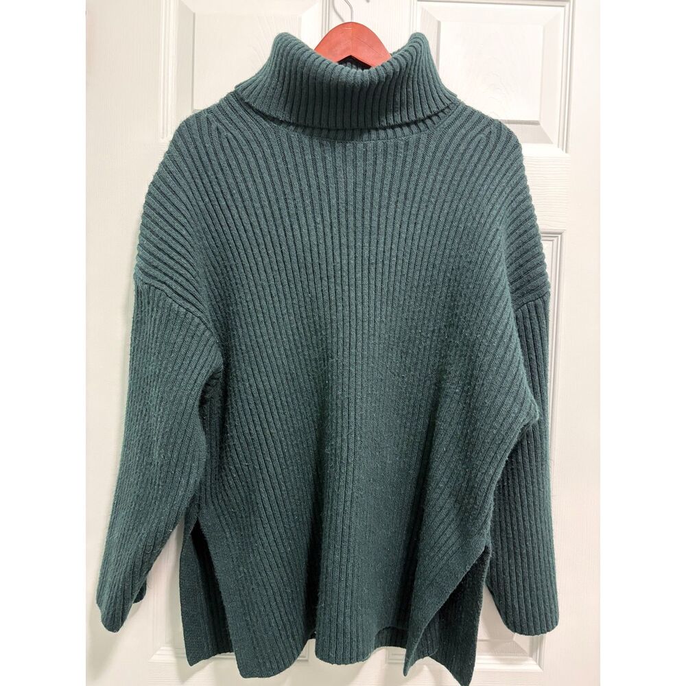 H&M Forrest Green Ribbed Knit Oversized Turtleneck Sweater